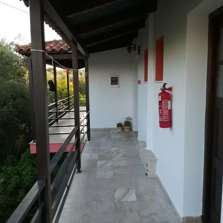 Tony Studio&apartments Laganas